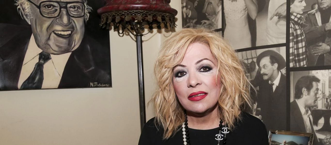 Τίνα Σακελλάριου: «Τι έκανε κάθε βράδυ στα καμαρίνια η Αλ.Βουγιουκλάκη για να εκνευρίζει τον Δ.Παπαμιχαήλ;» (βίντεο)